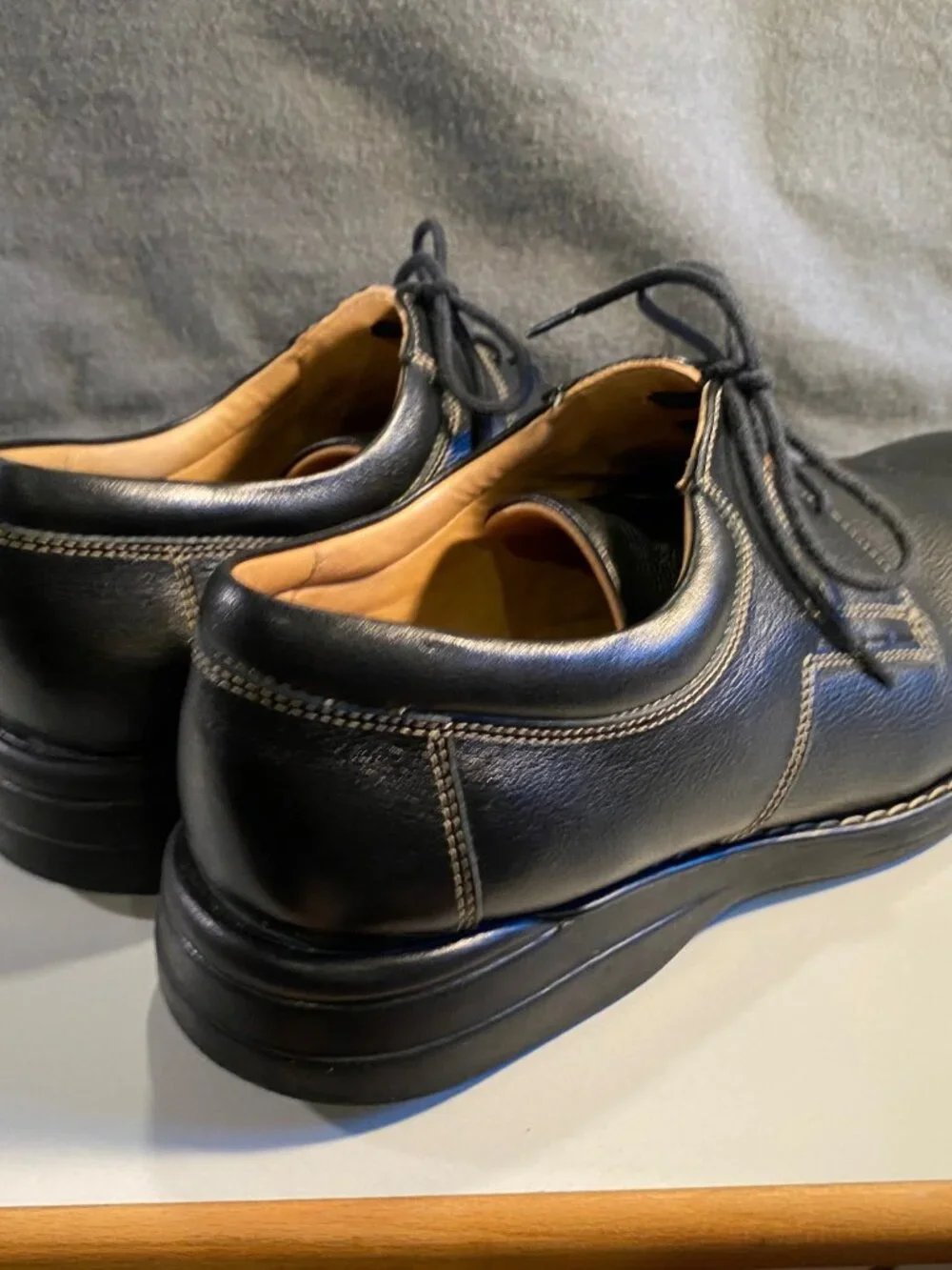Johnston & Murphy - 10.5M - Men's Black Leather Dress Shoes